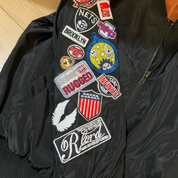 Black bomber jacket with patches - Picture 3 of 4